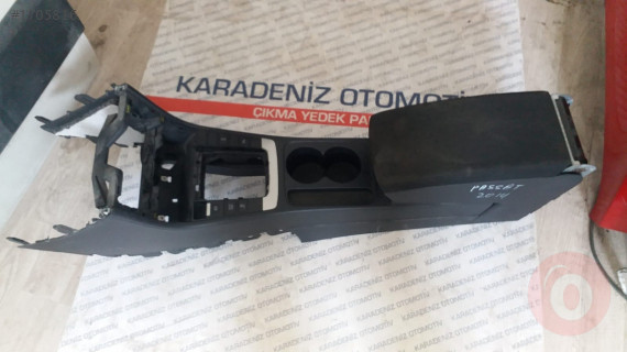 VOLKSWAGEN PASSAT ÇIKMA ORJİNAL ORTA KONSOL