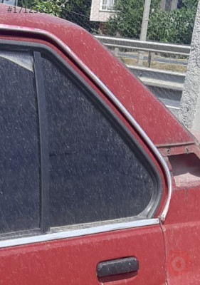 opel ascona çıkma sol arka kelebek camı