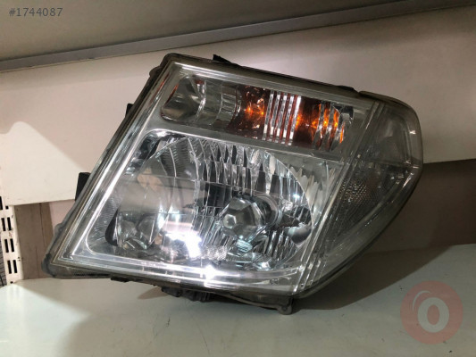 NİSSAN NAVARA 06-10 SOL FAR