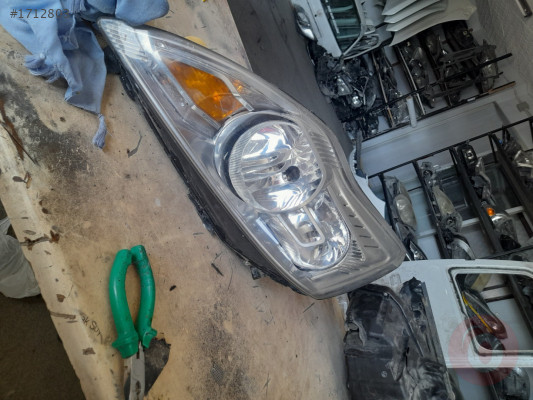 2010 model focus sol far cikma parca
