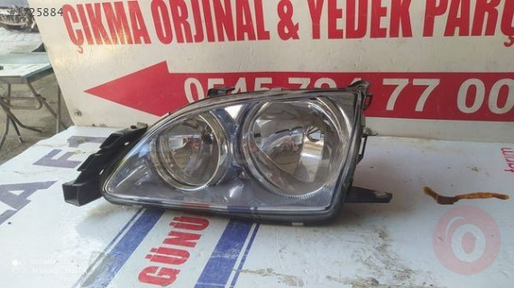 Toyota Avensis 2001 model sol far çıkma