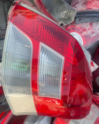 Toyota yaris sağ arka stop lambası orjinal