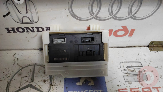 285904179R RENO CAPTUR CLİO 4 KART OKUYUCU ELLER SERBEST ÖZE