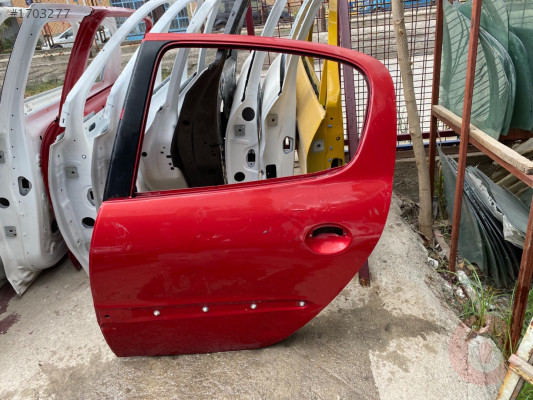 Peugeot 206 sol arka kapı