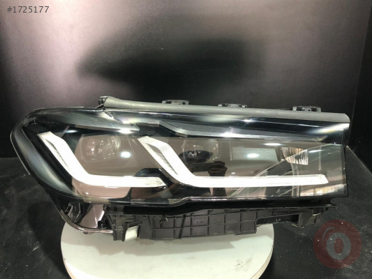 BMW 5 SERİSİ G30-F90 SAĞ FAR (2020) 8082656