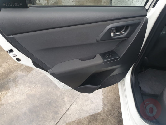 toyota auris 2016 orjinal sol arka kapı döşemesi (son fiyat)
