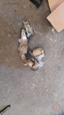 ford escort çıkma motor kulak braketi