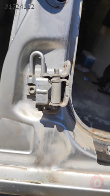 VW BORA SOL ARKA KENDİNDEN GERGİLİ ALT MENTEŞE