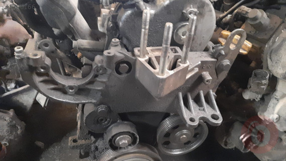 fiat doblo 1.3 euro 4 çıkma motor kulak braketi