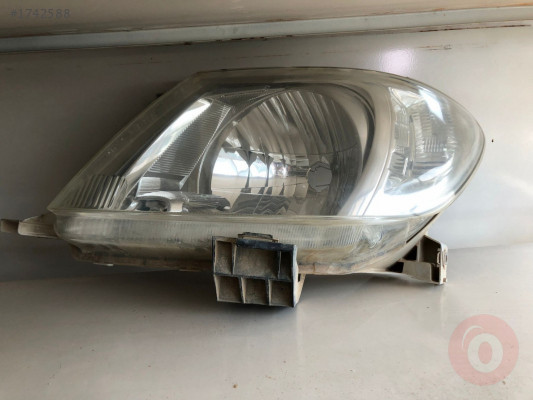TOYOTA HİLUX N1-N2 SOL FAR