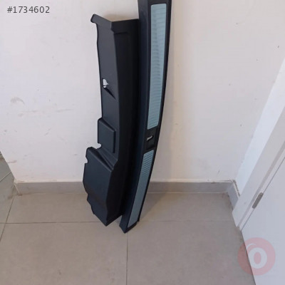760863459C BAGAJ KİLİT KORUMA PANELİ  TOUAREG 2018>>2022