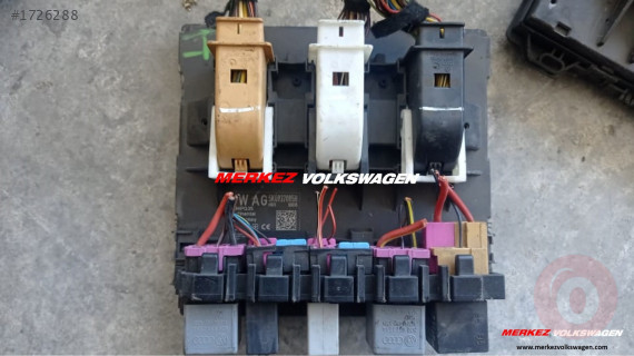 VOLKSWAGEN - CADDY / BCM KONTROL ÜNİTESİ (5K0937085H)