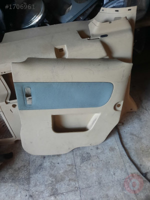 Ford Connect Sag arka kapi döşemesi bej