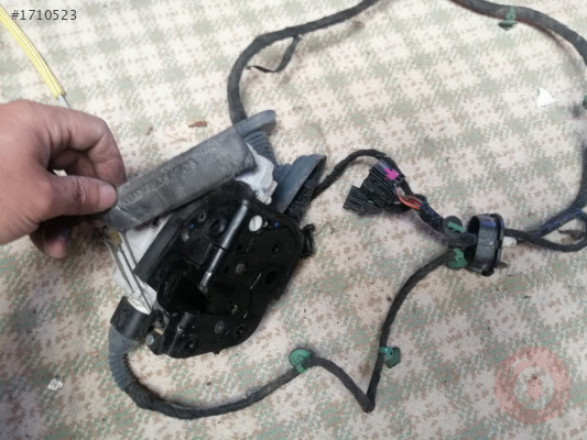 8E0 8Z9 010 AA Audi kapı kilidi