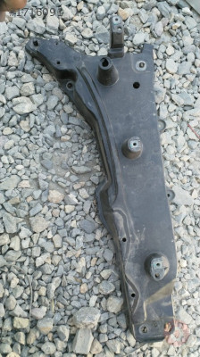 VOLVO XC90 SOL ÇAMURLUK ÜST BRAKETİ 31391778 ÇIKMA ORJİNAL