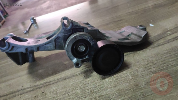 8200669494 2017 RENAULT CAPTUR ŞARJ DİNAMOSU BAĞLANTI AYAĞI