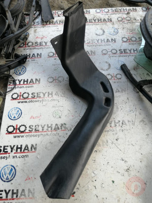 3B0819804 vw  passat B5 sağ arka ayak havalandırma kanalı