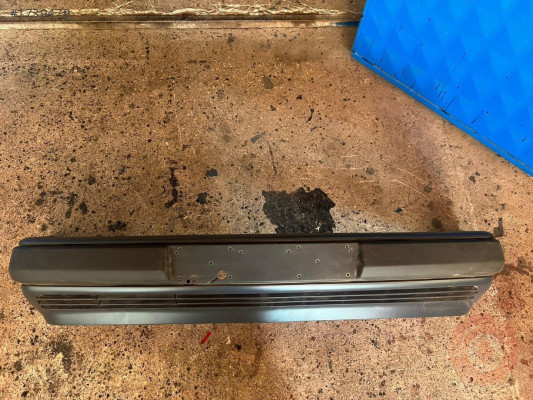 MERCEDES W124 SIFIR ÖN TAMPON NİKELAJ DELİKLİ