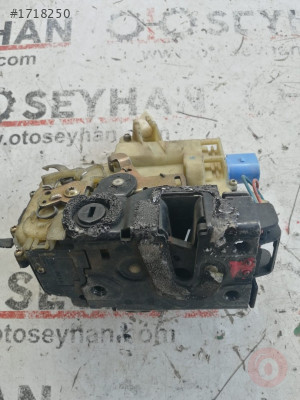 Volkswagen bora sol arka kapı kilidi
