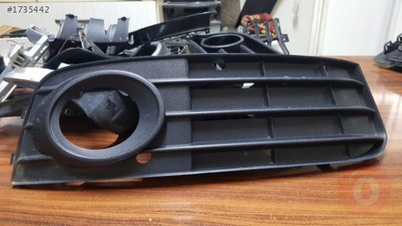 Audi A4 2008 2012 sağ sis farı kapağı çıkma