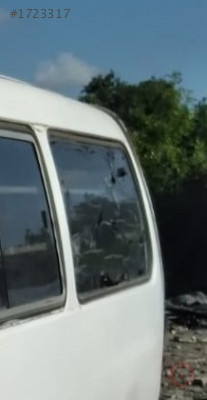1998 model kia pregrio 2.7 çıkma sol arka çamurluk camı