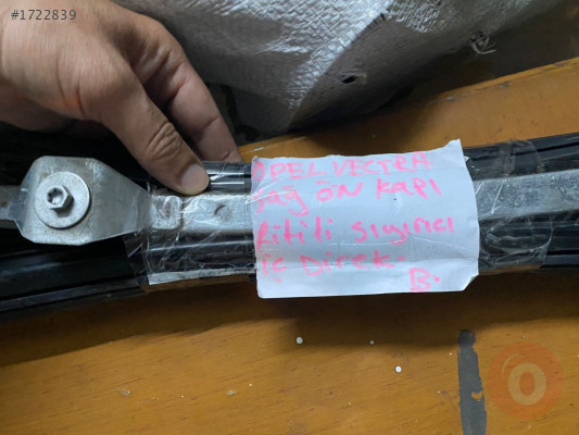 OPEL VECTRA B SAĞ ÖN KAPI DIŞ CAM SIYIRICI FİTİLİ 1998-2002