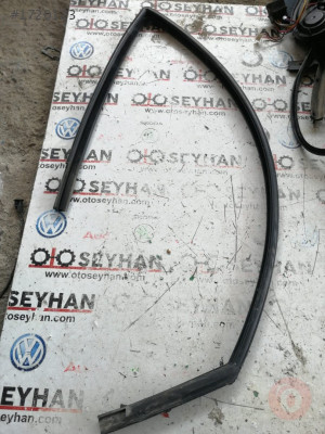 1J4837432 volkswagen bora sağ ön kapı cam çerceve fitili