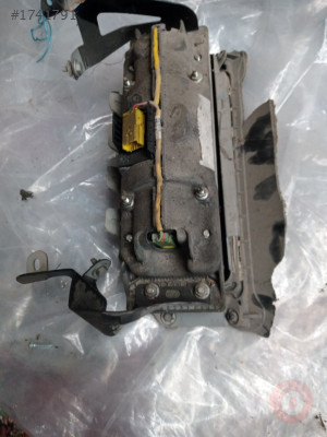 Audi A4 yolcu hava yastığı montaj braketi 8E1 880 304