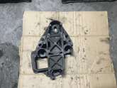 Oto Çıkma Parça / Renault / R 19 / Motor / Takozu & Kulağı / Çıkma Parça 
