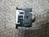 Oto Çıkma Parça / Volkswagen / Transporter / Elektrik / Dörtlü Flaşör Düğmesi / Çıkma Parça 