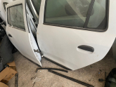 Oto Çıkma Parça / Renault / Symbol / Tampon / Tampon Kaplaması / Çıkma Parça 
