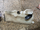Oto Çıkma Parça / Renault / Symbol / Oto Cam / Su Bidonu / Çıkma Parça 