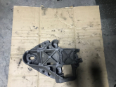 Oto Çıkma Parça / Renault / R 19 / Motor / Takozu & Kulağı / Çıkma Parça 