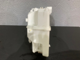 Oto Çıkma Parça / Toyota / Corolla / Oto Cam / Su Bidonu / Çıkma Parça 