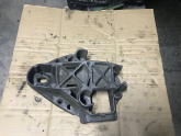 Oto Çıkma Parça / Renault / R 19 / Motor / Takozu & Kulağı / Çıkma Parça 