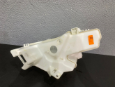 Oto Çıkma Parça / Toyota / Corolla / Oto Cam / Su Bidonu / Çıkma Parça 