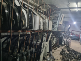 Oto Çıkma Parça / Toyota / Camry / Kaporta & Karoser / Sağ Ön Kapı / Çıkma Parça 