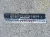 Oto Çıkma Parça / Toyota / Hilux / Tampon / Orta Izgara / Yan Sanayi 