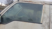 1998 model nissan urvan 2.5 çıkma sol kapı camı