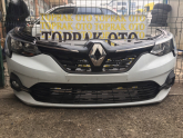 Renault Taliant 2022 beyaz hatasız dolu ön tampon