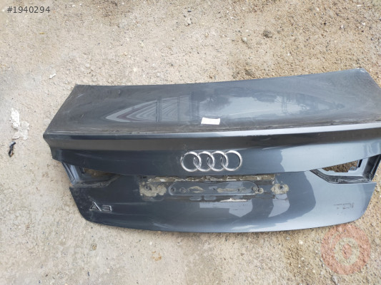 AUDİ A3 SEDAN BAGAJ KAPAGI FÜME GRİ 8V5827337A