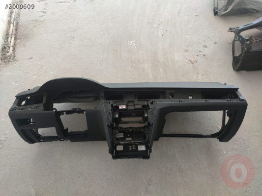 VOLKSWAGEN PASSAT B8 GÖĞÜS TORPİDO SİYAH 3G1857003 SIFIR