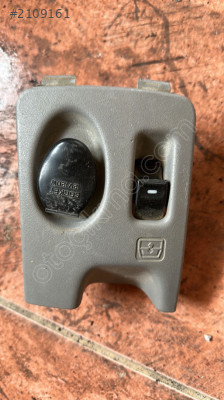 L 200 arka cam düğmesi çıkma