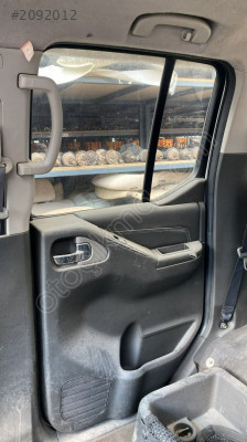 nissan navara 2010 sağ arka kapı döşemesi (son fiyat)
