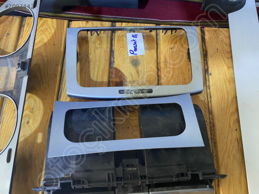 2010 VW PASSAT GÖĞÜS ORTA ÇERÇEVE BAKALİTLERİ ORJ ÇIKMA