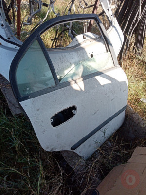 Mitsubishi Carisma Sağ Arka kapi