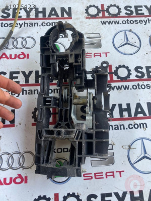 X3717564910 bmw 5 serisi F10 F11 sol arka kapı kolu braketi