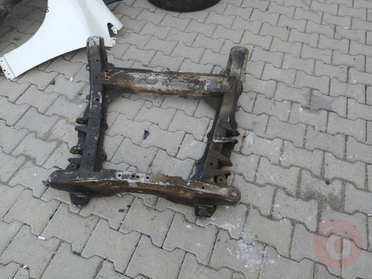 94 21 Renault 19 motor alt travers