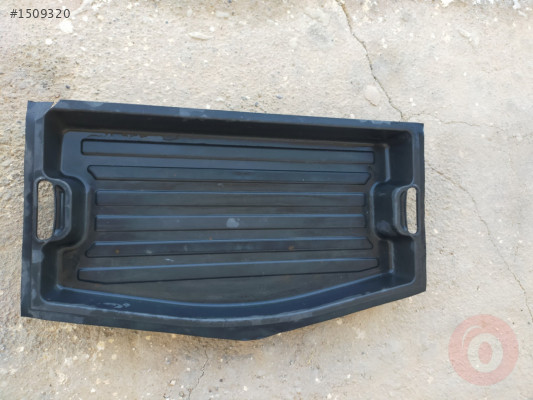 AUDİ Q7 BAGAJ HAVUZU 4L0864105D