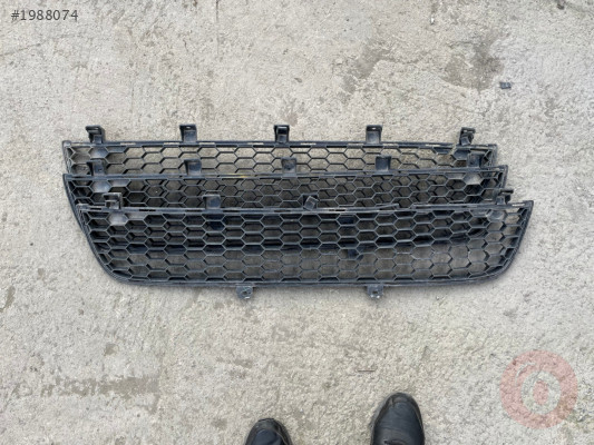 MİTSUBİSHİ PAJERO ÖN TAMPON ORTA IZGARA
